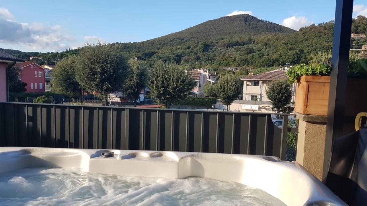 Casa Vacanze i Melograni Trevignano Romano Esterno foto